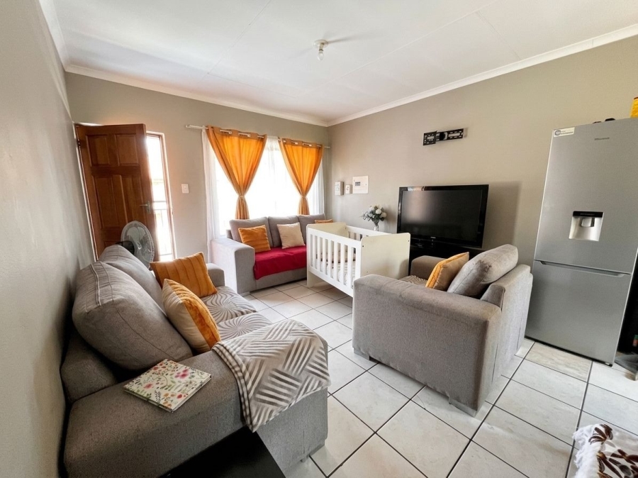 2 Bedroom Property for Sale in Oos Einde North West